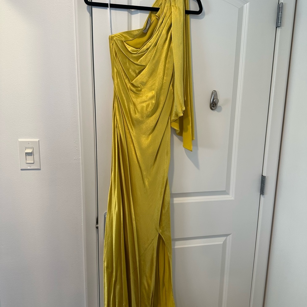 Elegant Yellow One-Shoulder Gown